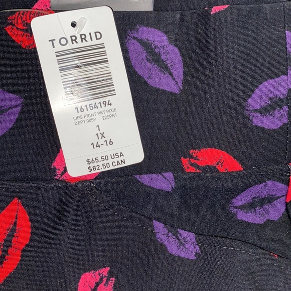 NWT TORRID Pocket Pixie Pant - Luxe Ponte Lips Black - Picture 7 of 8